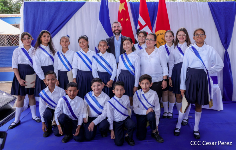 China dona Kits Tecnológicos