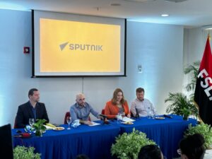 Sputnik intercambia experiencia