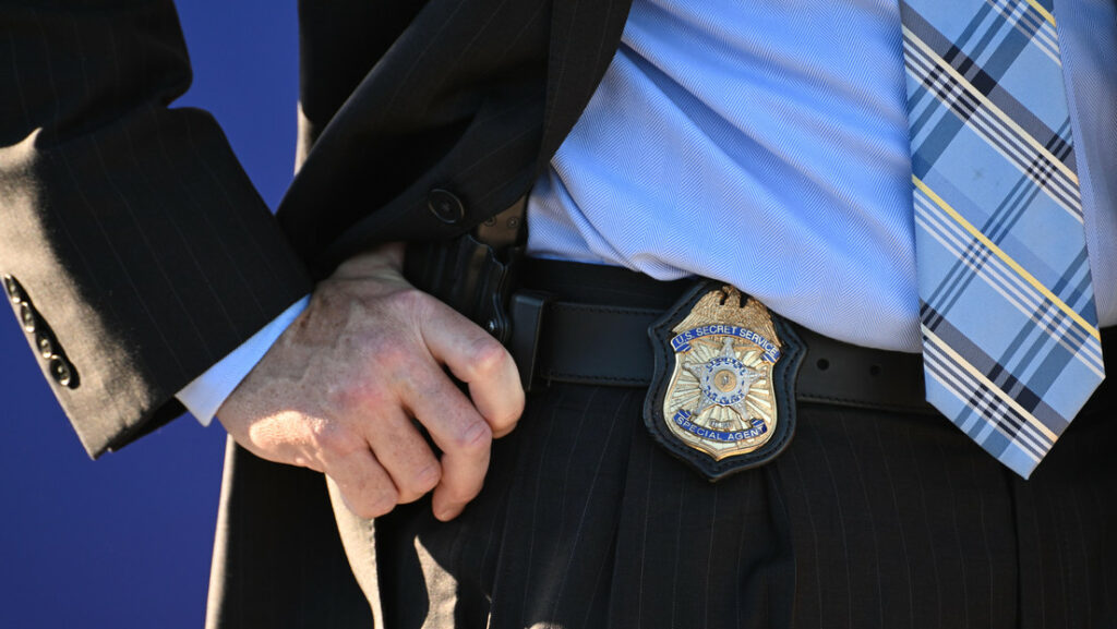 Servicio Secreto de EE.UU abre fuego contra personas que intentaron irrumpir en un vehículo de una nieta de Biden