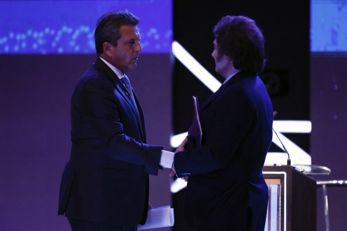 Massa y Milei se enfrentan en el último debate antes del balotaje por la Presidencia argentina