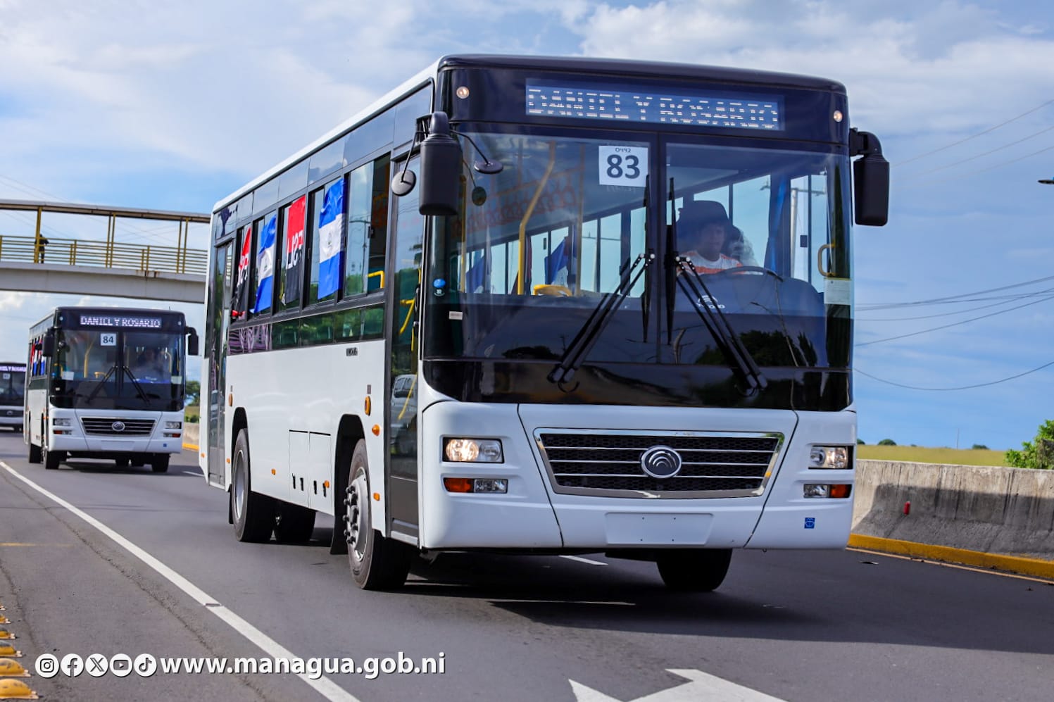 Llega a Managua segundo lote de buses chinos