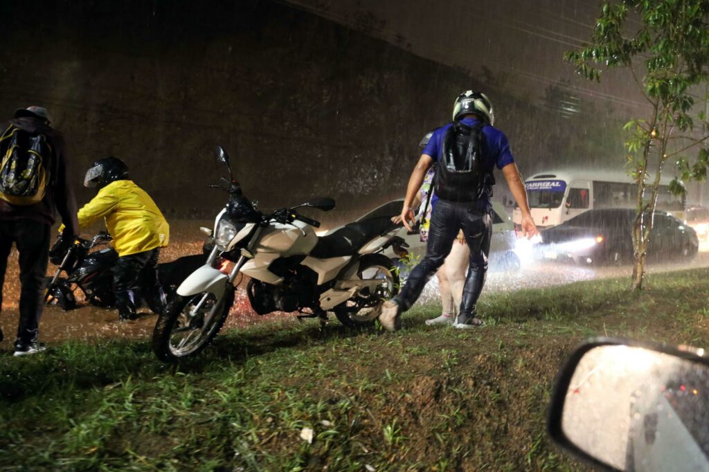 Decretan alerta amarilla en Tegucigalpa por lluvias