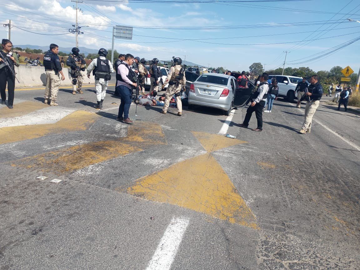 Balacera entre policías y criminales que intentaban rescatar a su líder deja 3 muertos en México