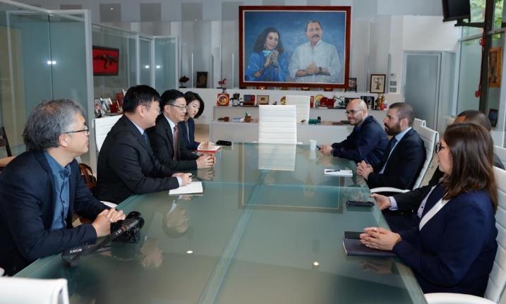 Grupo de Medios de China se reúnen con funcionarios de Nicaragua