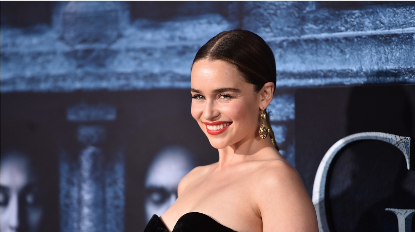 Emilia Clarke de Juego de tronos es nombrada miembro de la Orden del Imperio Británico 