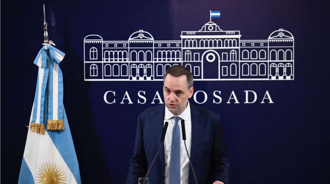 Argentina está en ruinas alega vocero presidencial frente a ley ómnibus