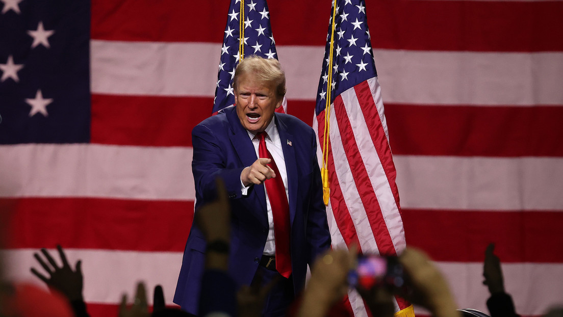 Trump responde a comparaciones con Hitler tras afirmar que los inmigrantes “envenenan la sangre” de EE.UU.