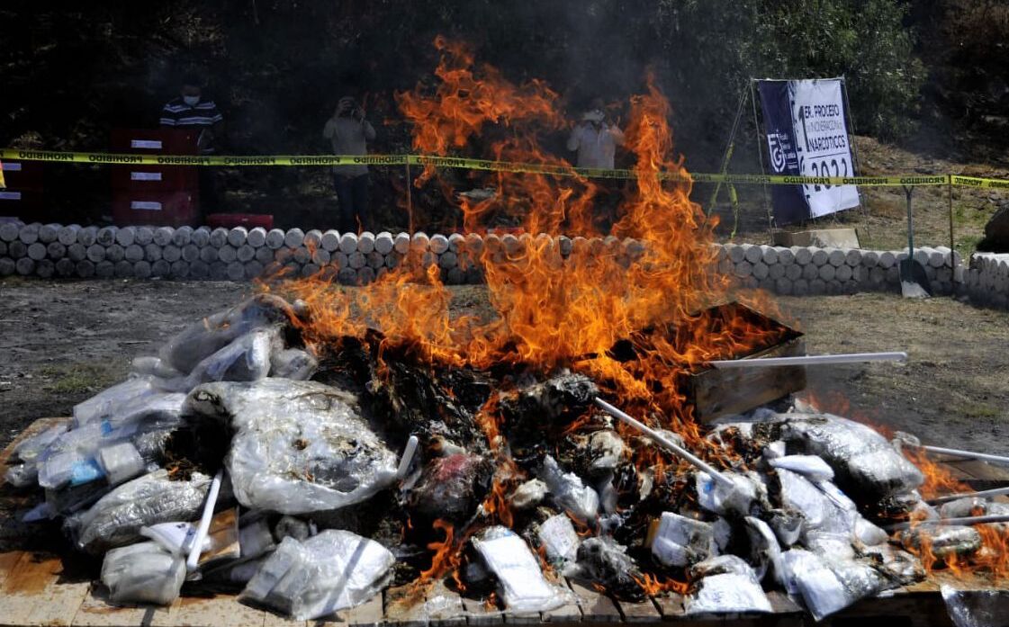 México incinera más de 53.000 dosis de drogas retiradas de las calles