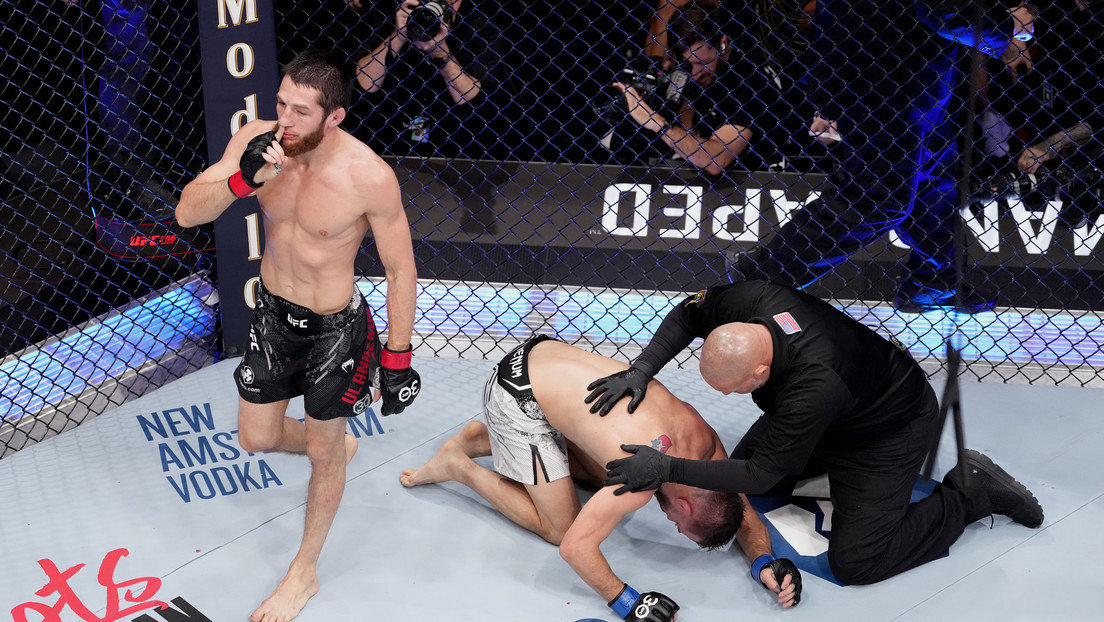 Con implacable sumisión, el ruso Taguir Ulanbekov derrota a Cody Durden en la UFC