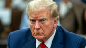 Trump califica a Biden de "amenaza real" para la democracia