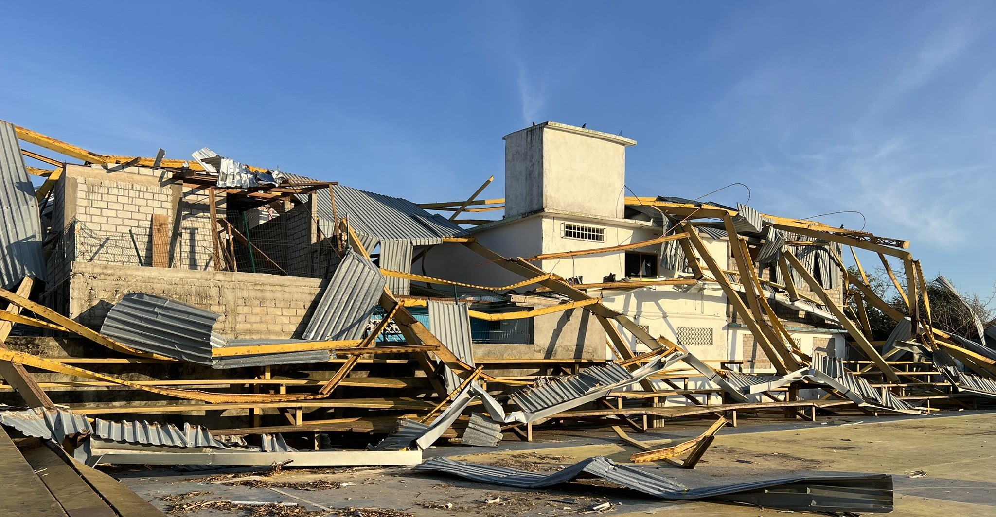 México comenzará la entrega de fondos para reconstruir viviendas afectadas por el huracán Otis