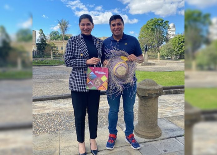 Embajadora de Nicaragua en Colombia estrecha vínculos con congresista