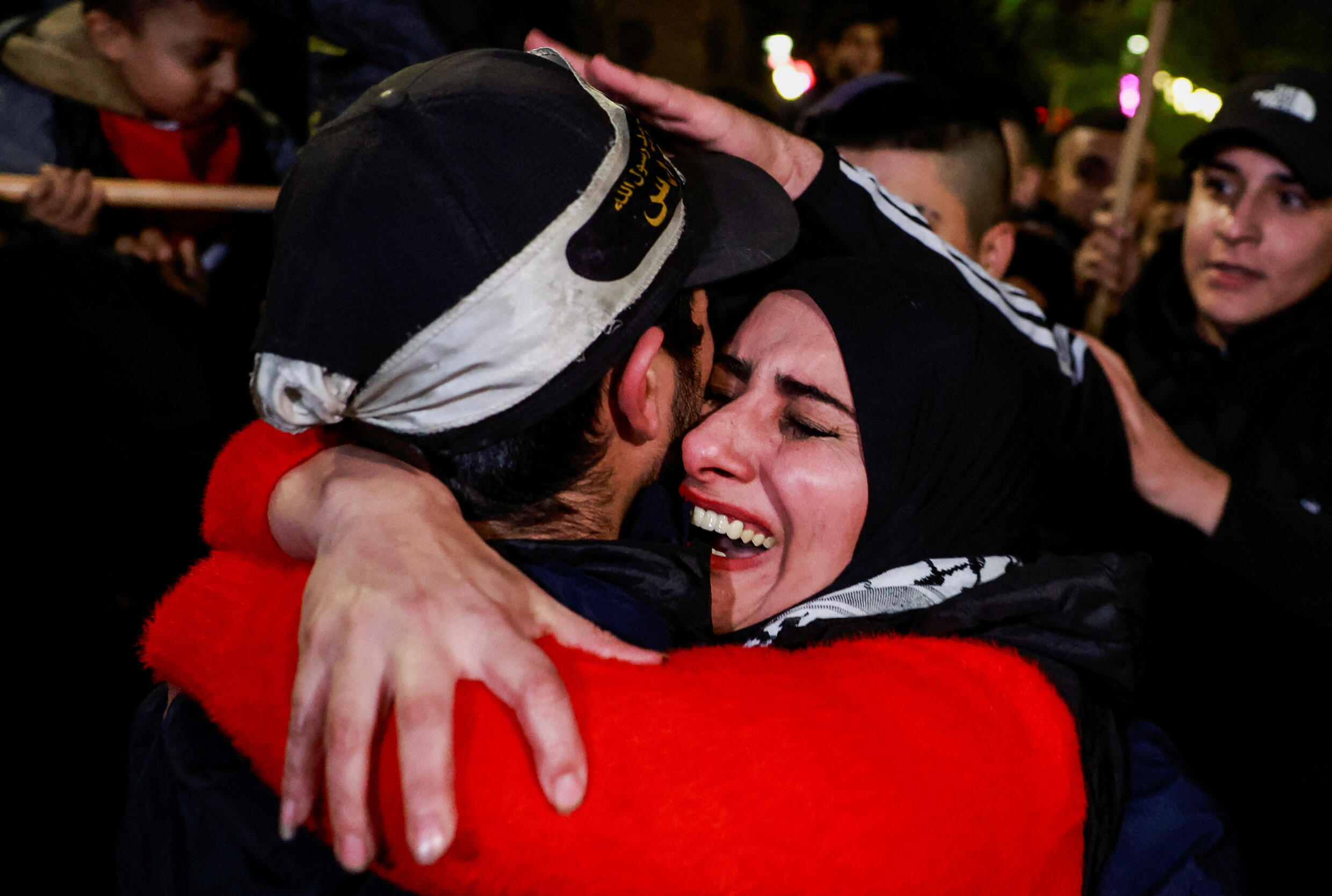 Comienza intercambio de rehenes y prisioneros entre Hamás e Israel