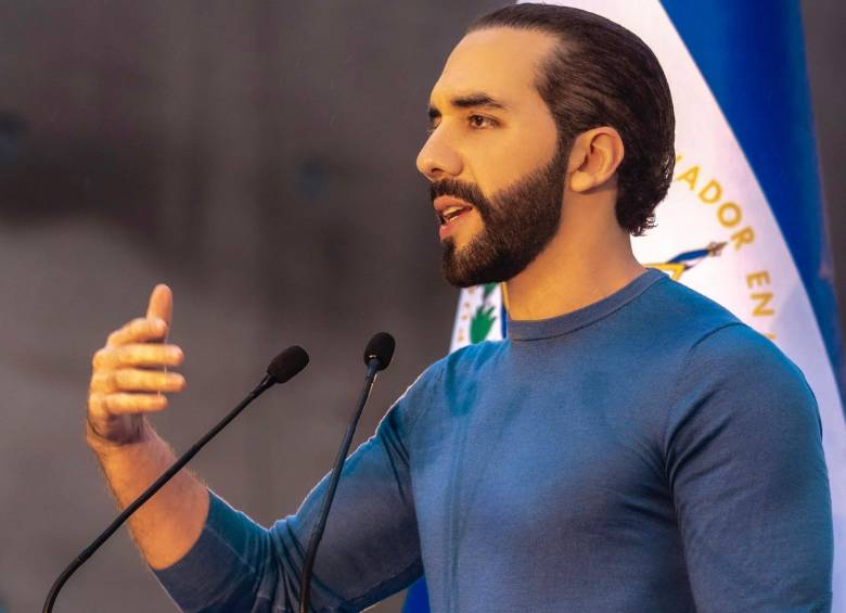 Asamblea de El Salvador otorga licencia a Bukele para la reelección y nombra a “designada presidencial”