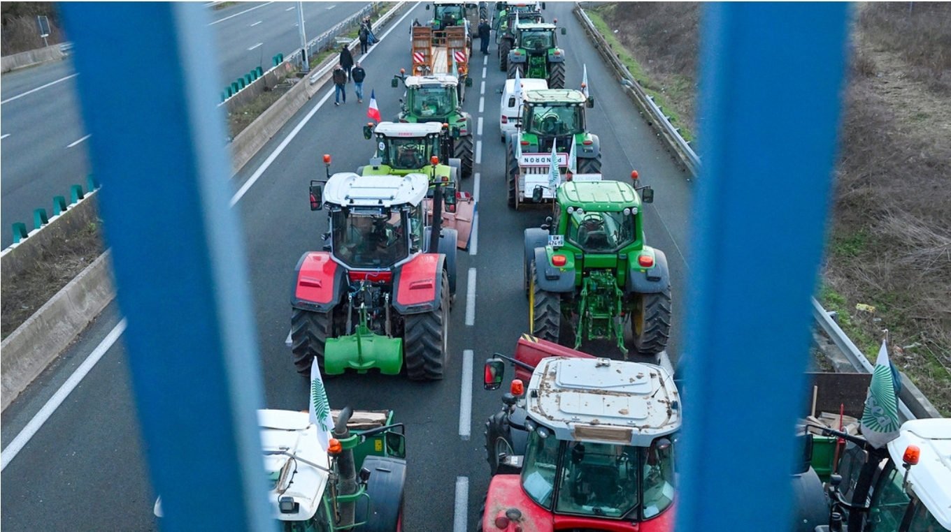 Segundo día del “asedio de París” y protestas de agricultores en otras regiones de Francia