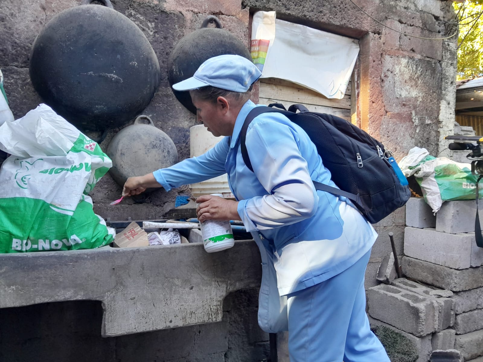 Plan para eliminar los criaderos de zancudos llega al barrio Grenada de Managua