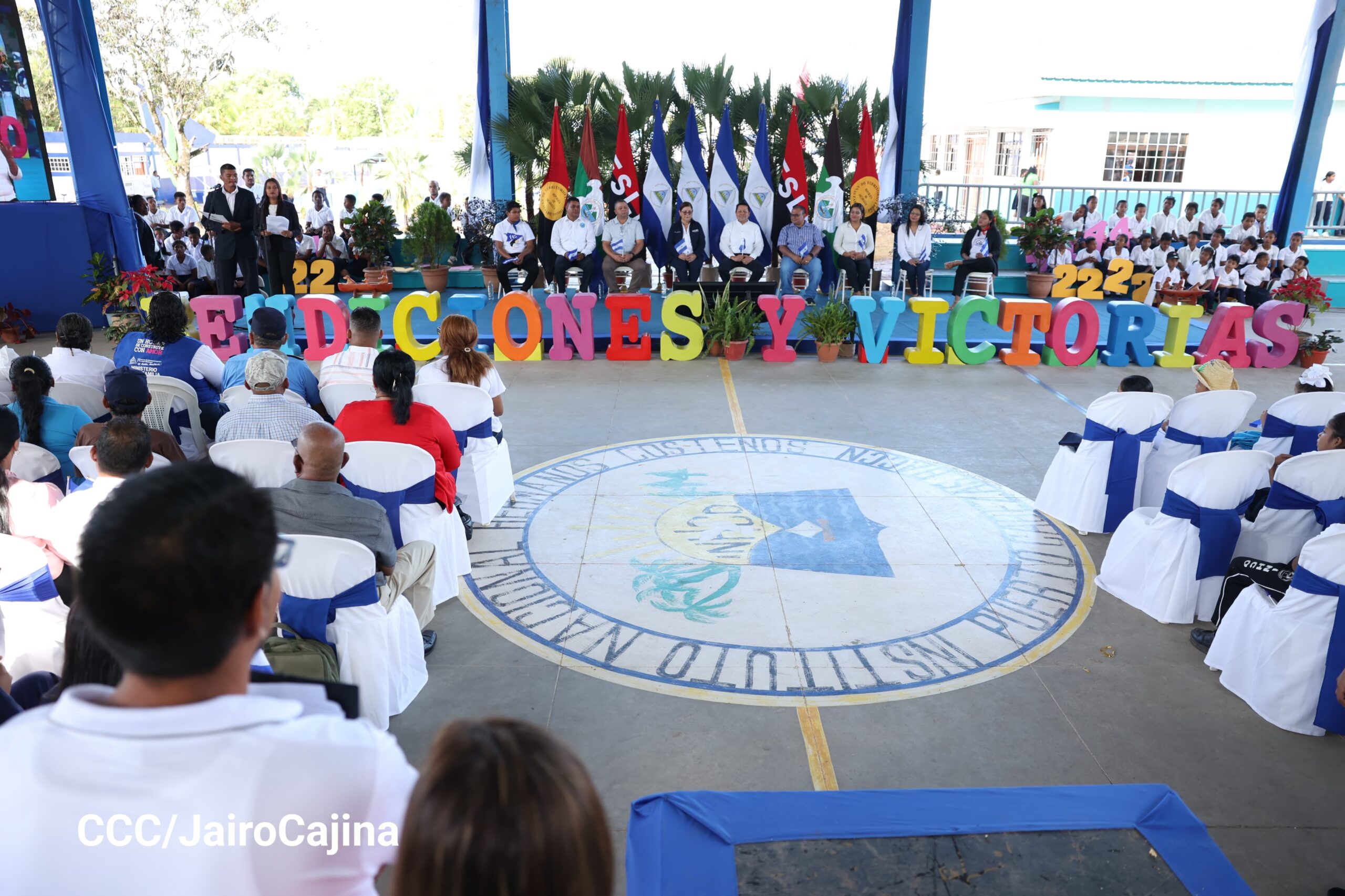 Inauguran año escolar con más de 1.8 millones de estudiantes