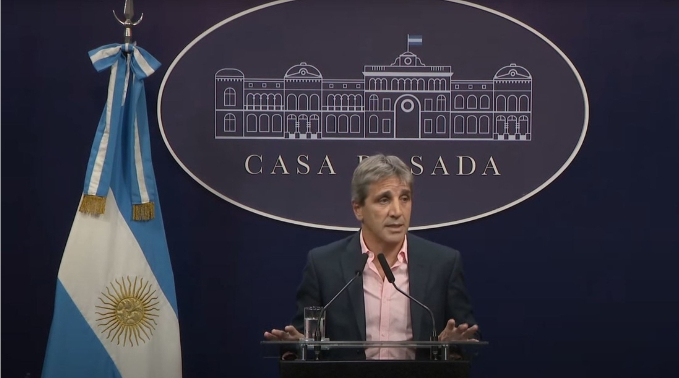 El ministro de Economía de Argentina anuncia el retiro del capítulo fiscal de la ley ‘ómnibus’