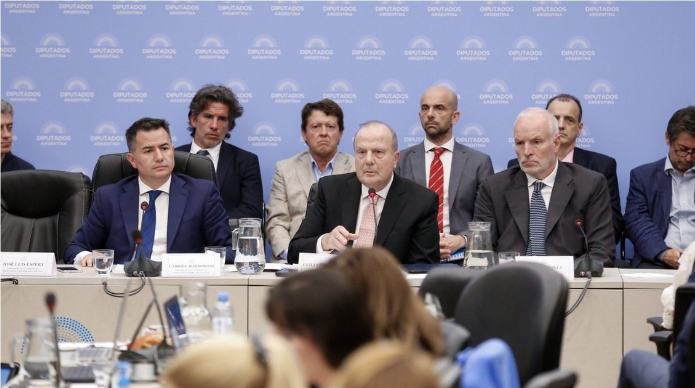 Denuncian ante la Justicia argentina la firma de un dictamen “paralelo” de la polémica ‘ley ómnibus’