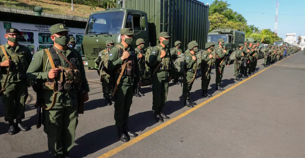 Ejercicios de preparación combativa y tiro con armas de infantería en Matagalpa