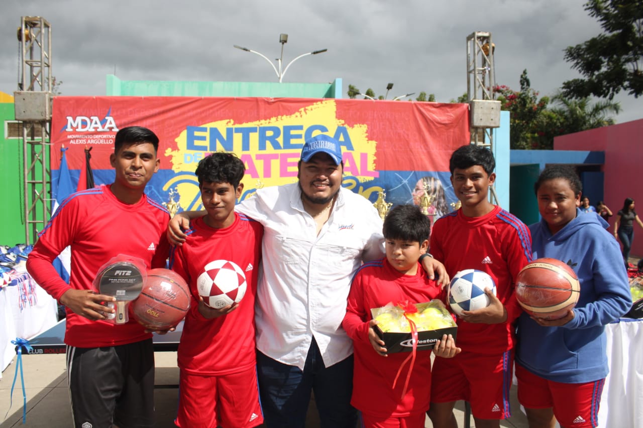 Gobierno invierte anualmente US 1.3 millones en materiales deportivos