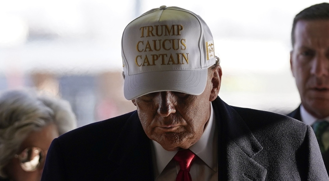 Trump gana los caucus en Iowa en un triunfo crucial en el inicio de la campaña presidencial republicana
