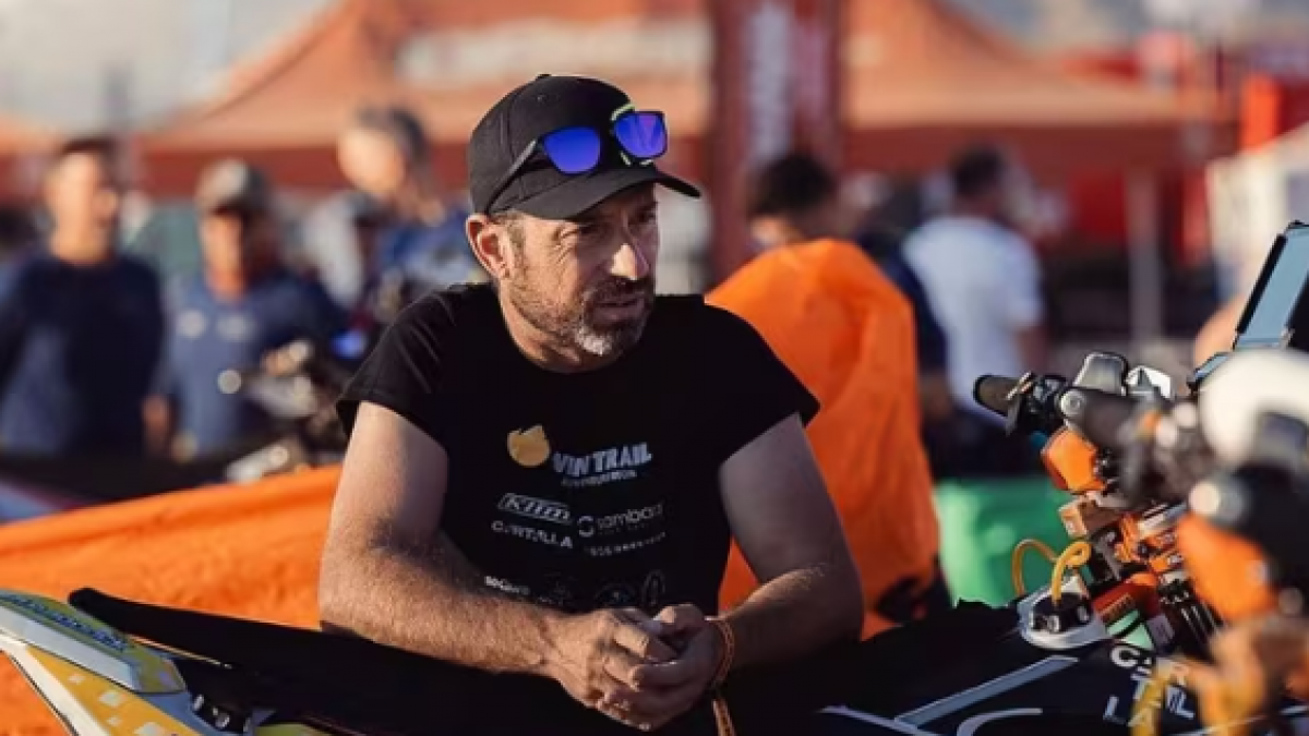 El motociclista español Carles Falcón, en estado grave tras sufrir un accidente en el Rally Dakar