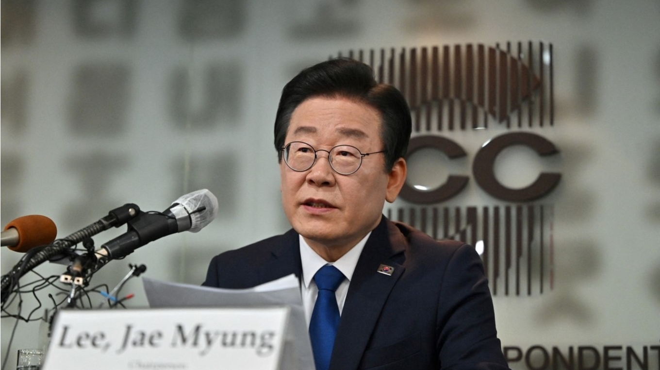 Atacan con cuchillo al líder opositor surcoreano Lee Jae-myung