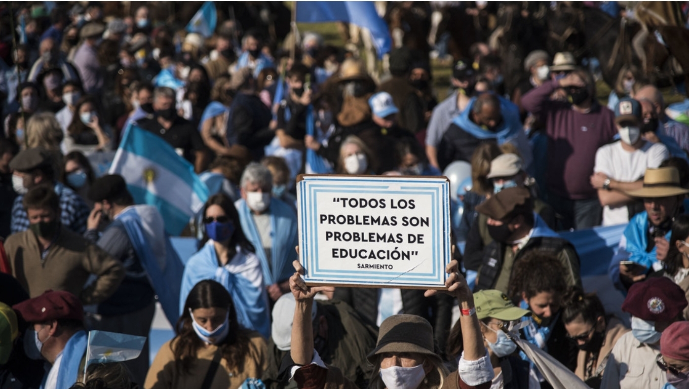 Gremios docentes argentinos convocan a nuevo paro para el próximo lunes