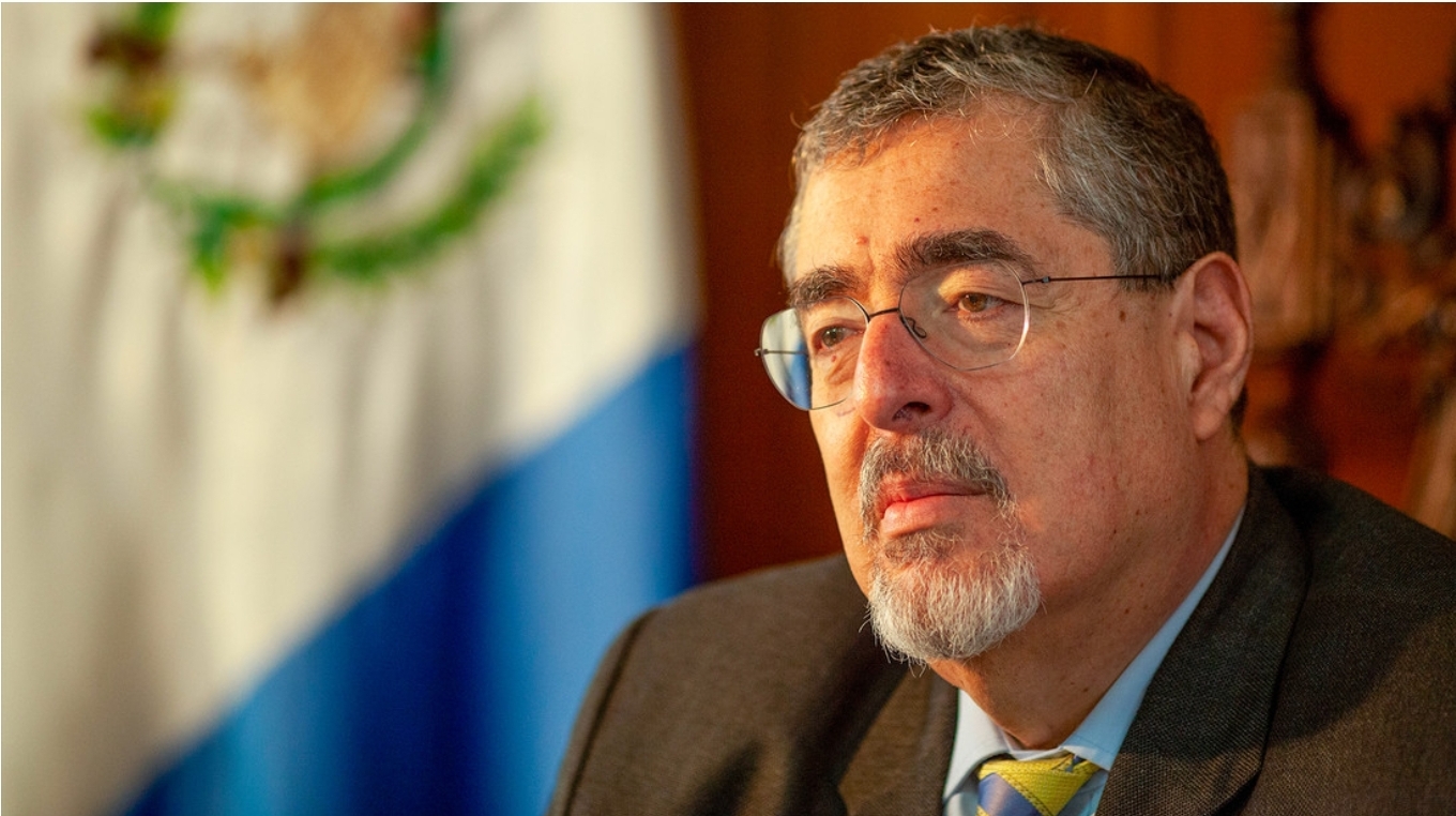 Choque de poderes en Guatemala: Arévalo denuncia a la fiscal y ella le invita a una reunión