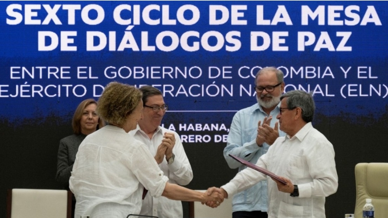 Gobierno de Colombia y el ELN acuerdan reunirse de nuevo en Caracas