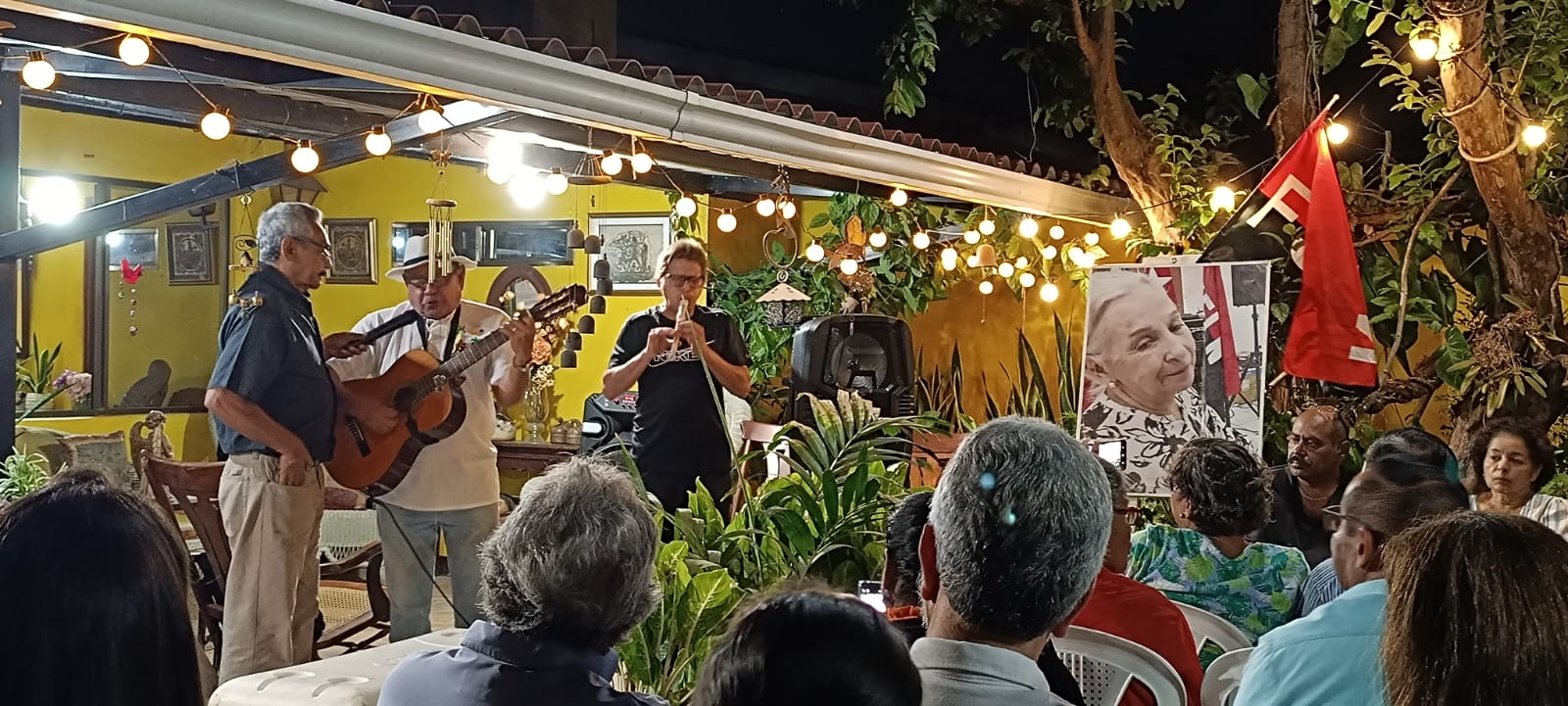 Círculo Literario del Adulto Mayor rinde tributo a Sandino y Lesbia Carrasquilla