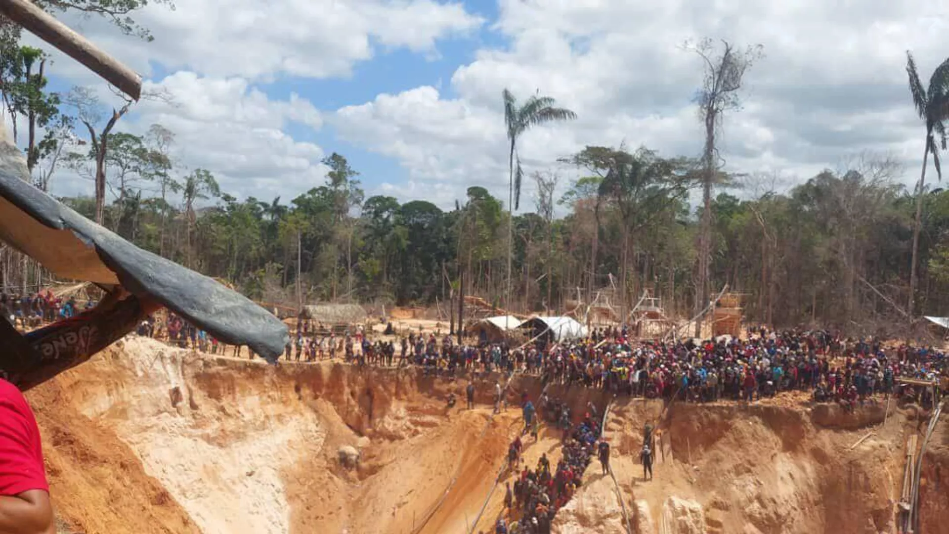 El derrumbe de una mina en Venezuela deja 15 muertos y 11 heridos