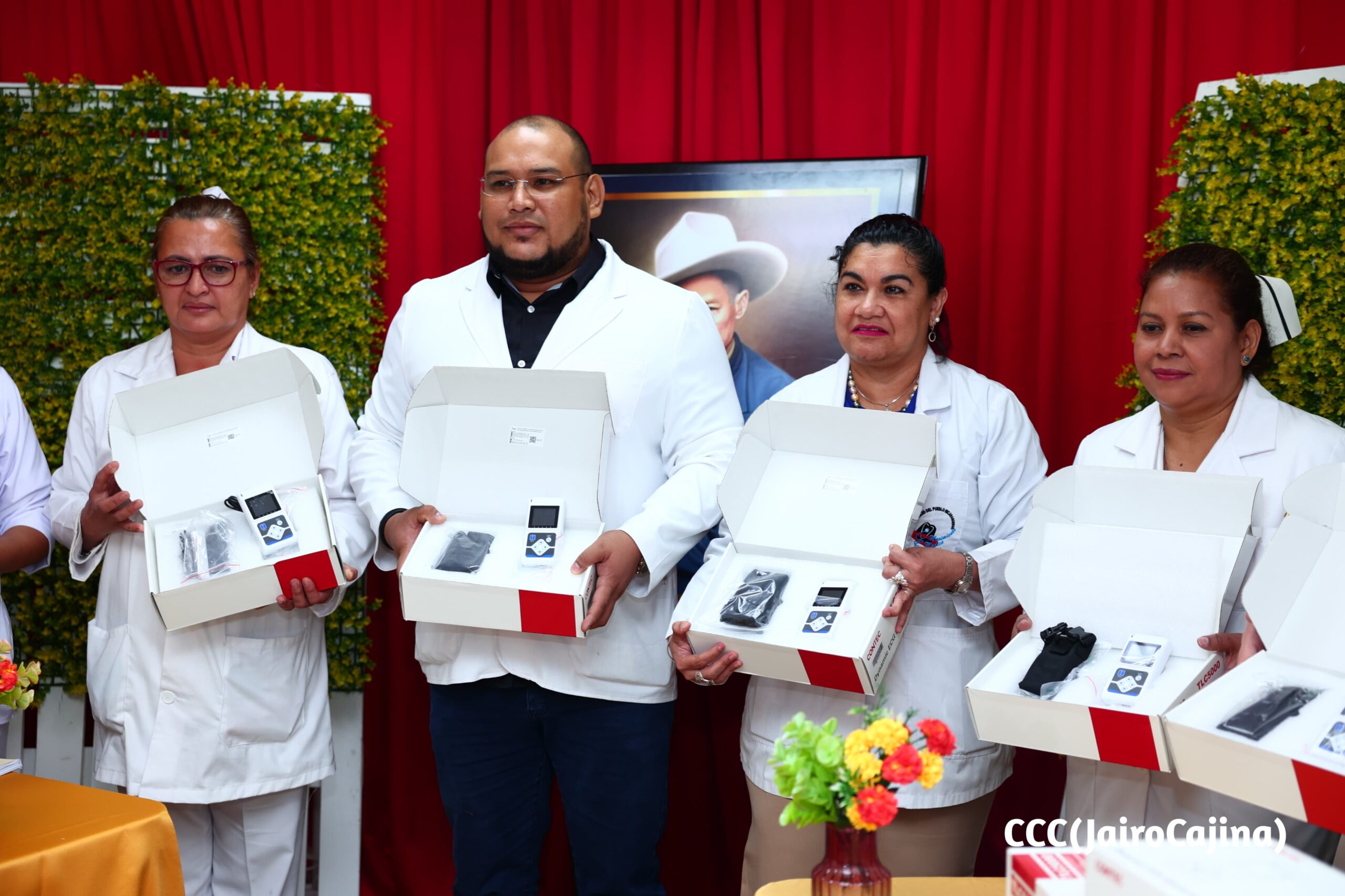 MINSA entrega equipos valorados en C$735 mil a hospitales del país