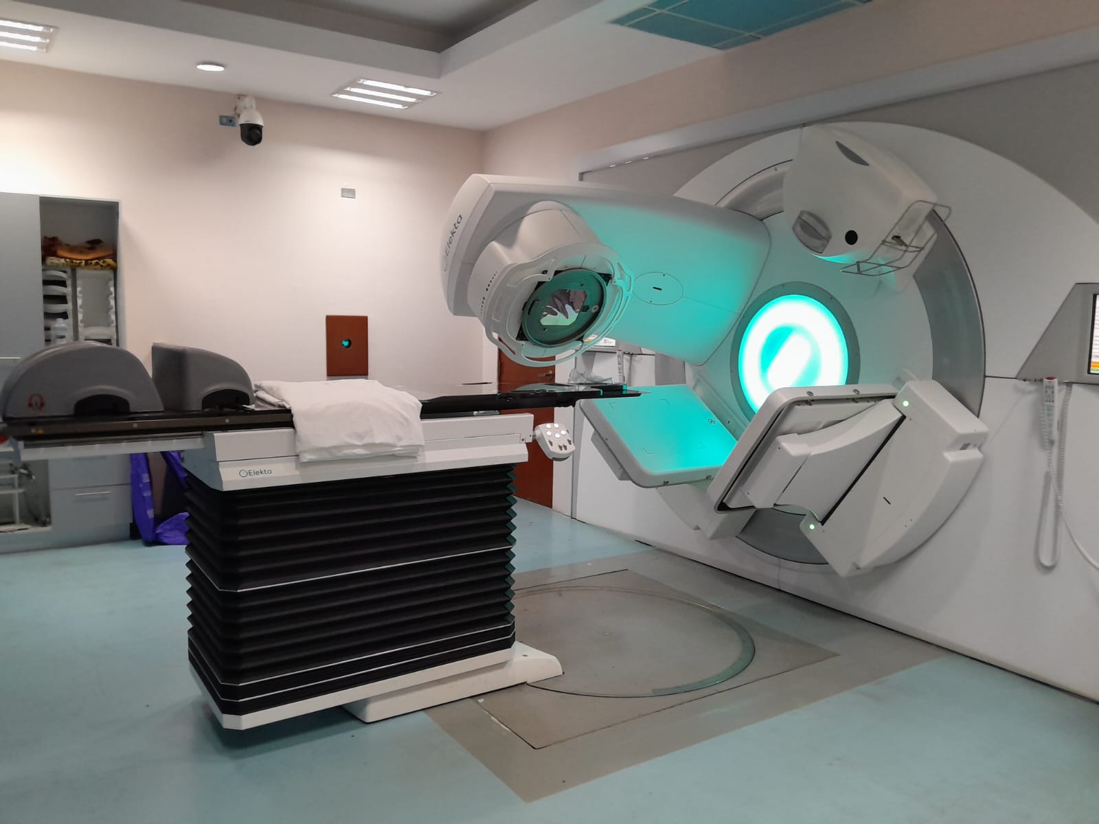 Centros de salud y hospitales del país contarán con clínicas de detección del cáncer