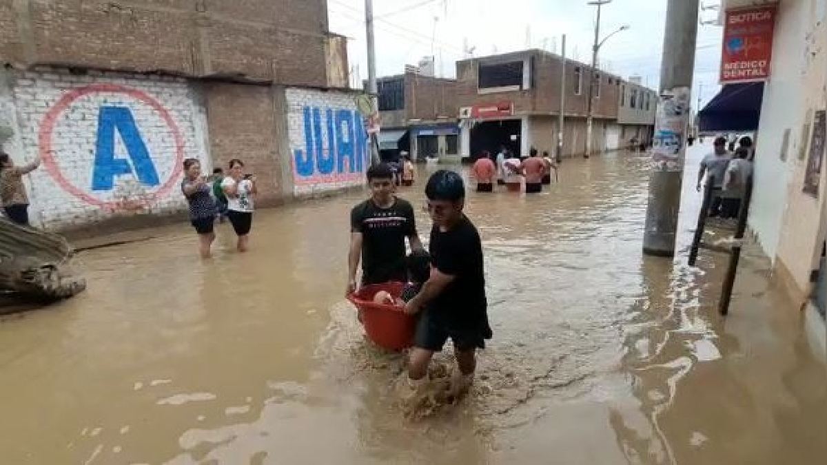 Perú declara en emergencia 96 municipios por lluvias