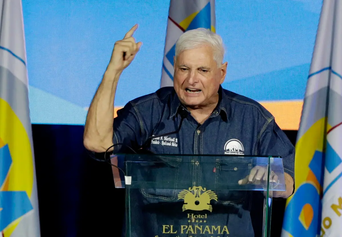 Panamá aún no decide sobre asilo político a Martinelli