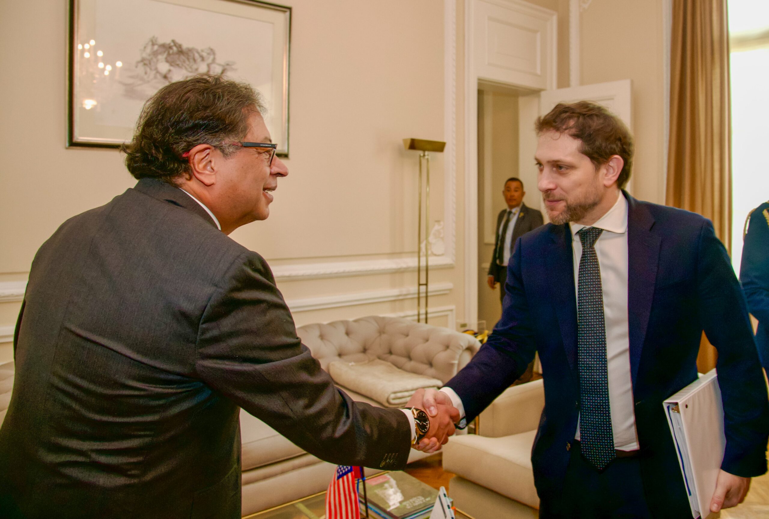 Petro se reúne con el consejero de Seguridad de EE.UU en Bogotá