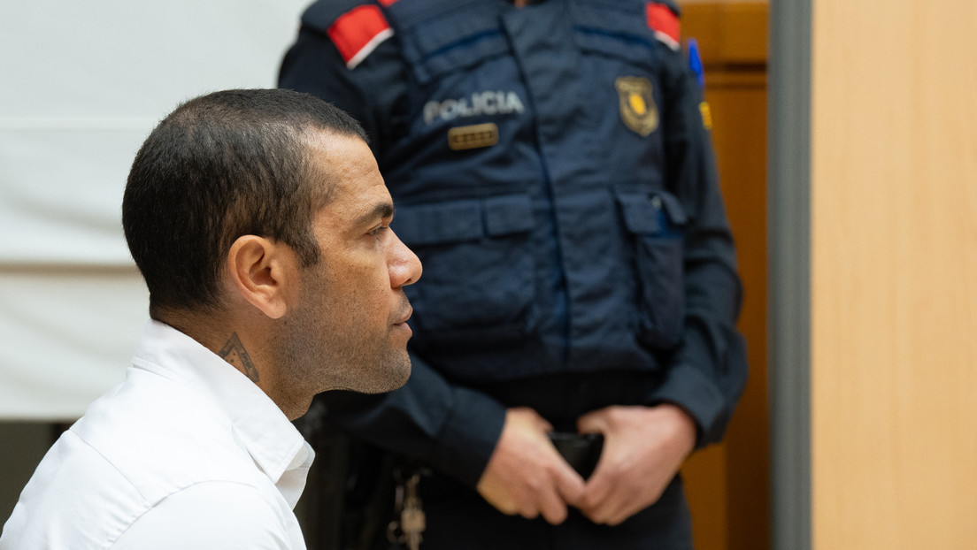 Dani Alves al banquillo: сomienza el juicio contra el futbolista acusado de violación