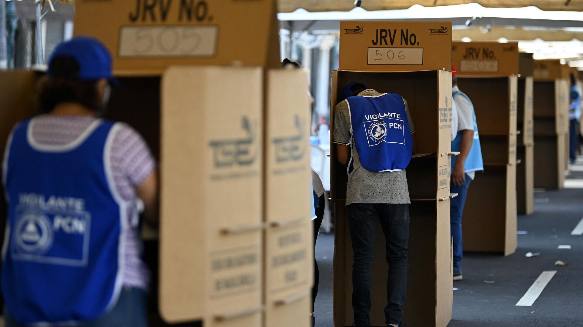 Elecciones en El Salvador: observadores aseguran que la jornada avanza con un “desarrollo relativamente normal”