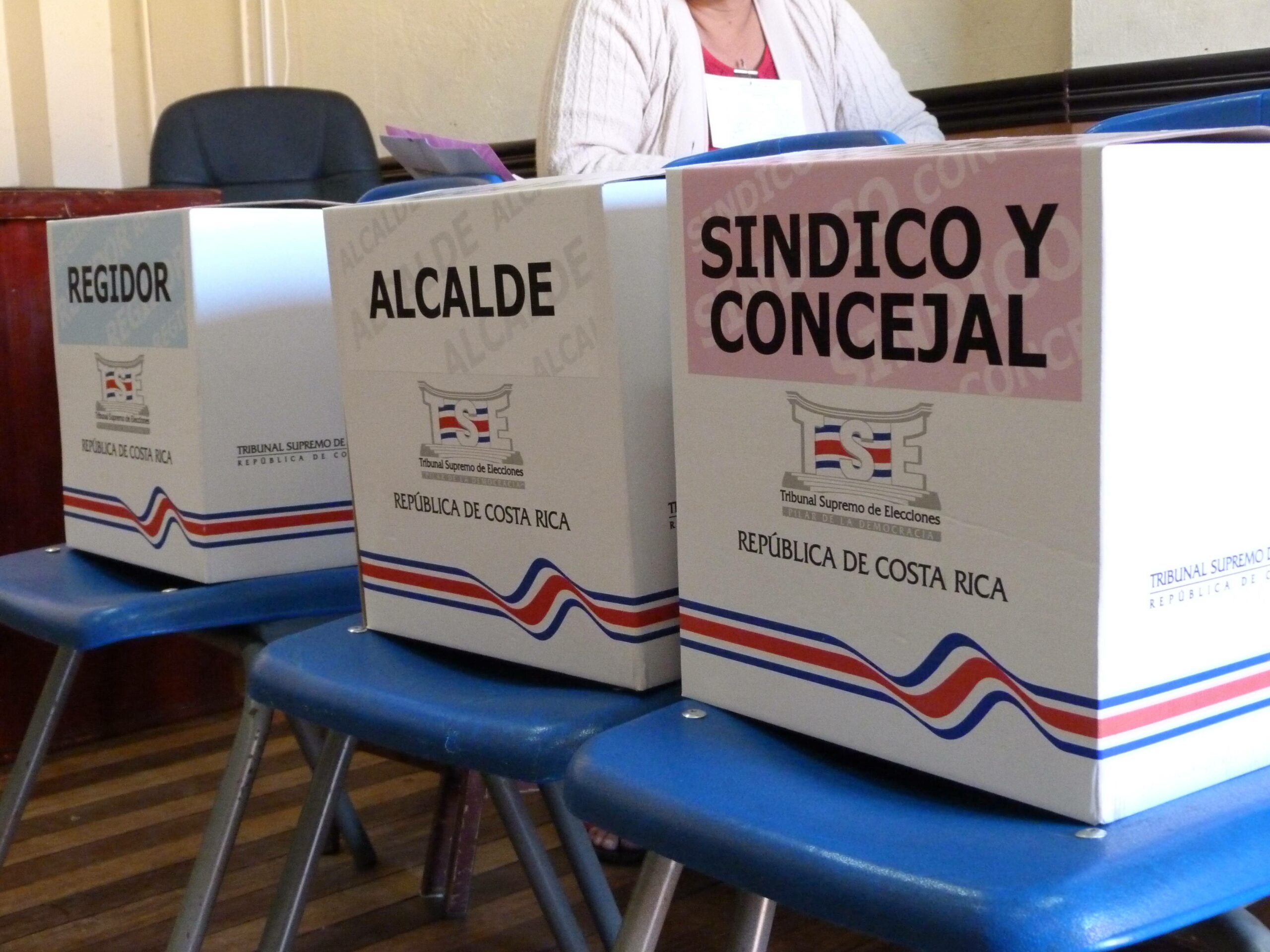Inician elecciones municipales en Costa Rica