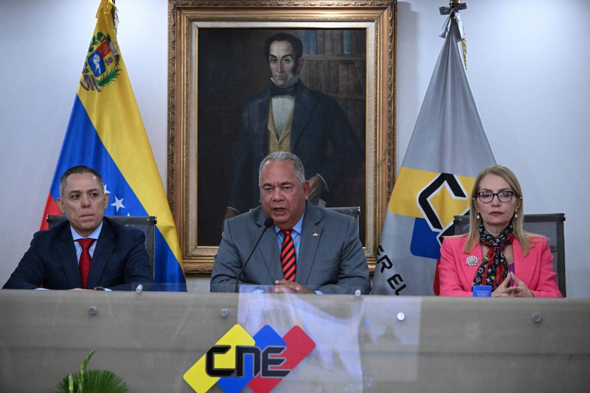 Con 12 candidatos a presidente cerró postulaciones en Venezuela