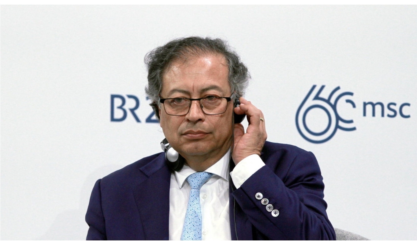 Petro arroja dardos al desempeño de la gestión de Milei