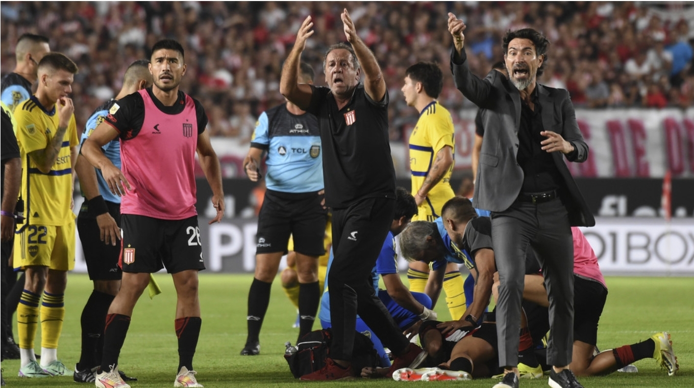 Jugador chileno convulsiona en pleno partido contra el Boca Juniors