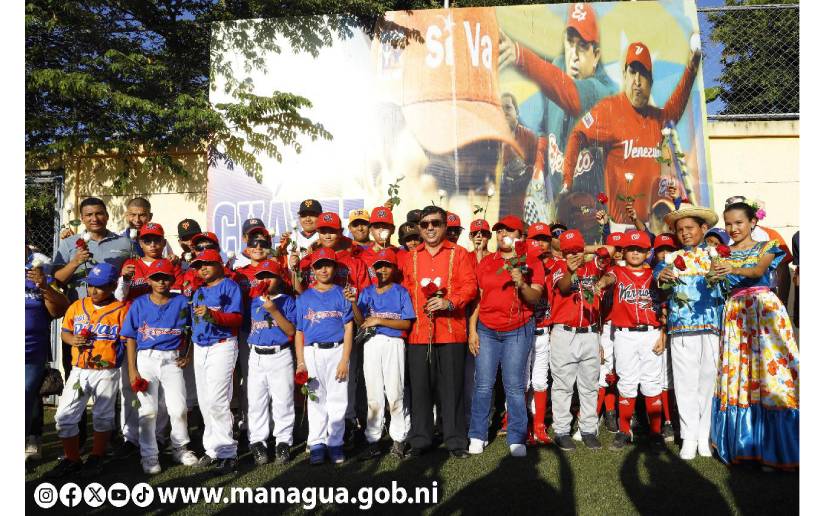 Atletas infantiles reconocen aporte deportivo del comandante Hugo Chávez Frías en Managua