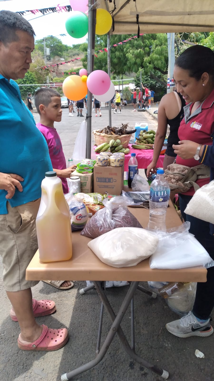 Familias de Batahola Sur realizan feria en saludo al Mes de la Paz