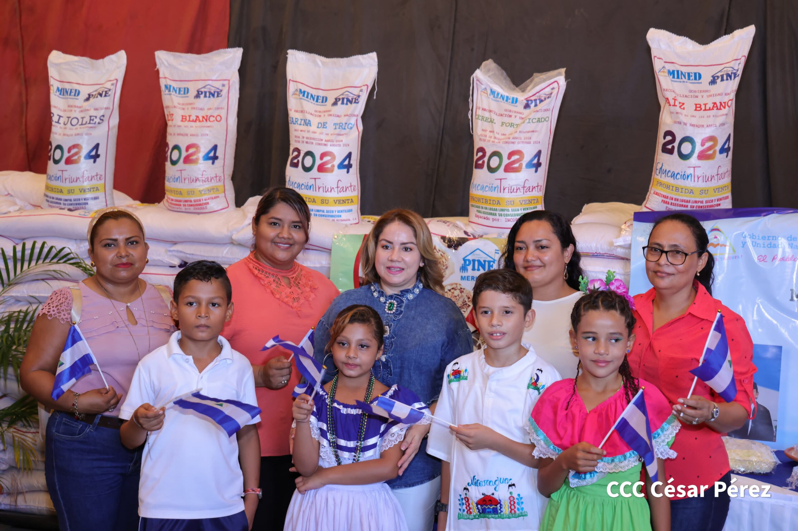 Sale a los departamentos del país la segunda entrega del año de la Merienda Escolar