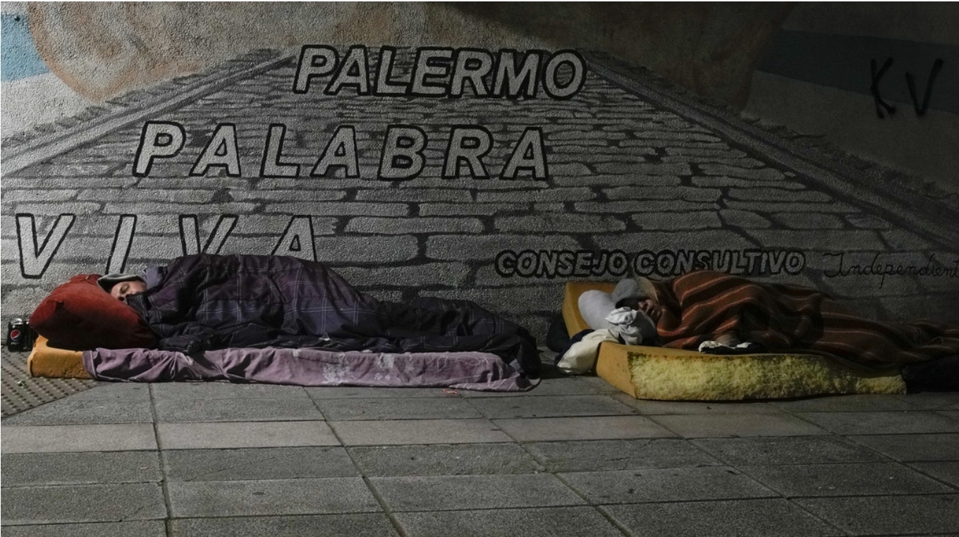 El gobierno de Milei ya ha dejado 3,2 millones de nuevos pobres, según estudio