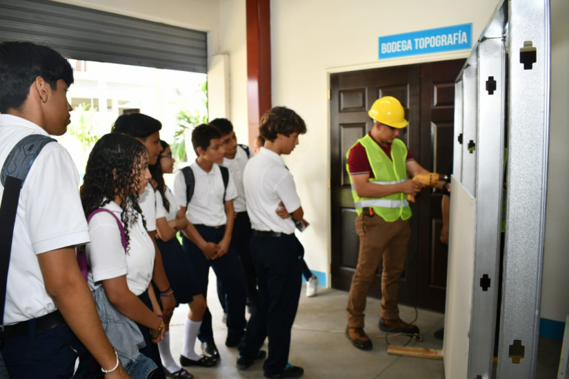 Más de 300 estudiantes de secundaria participan en el Expo Tec del INATEC
