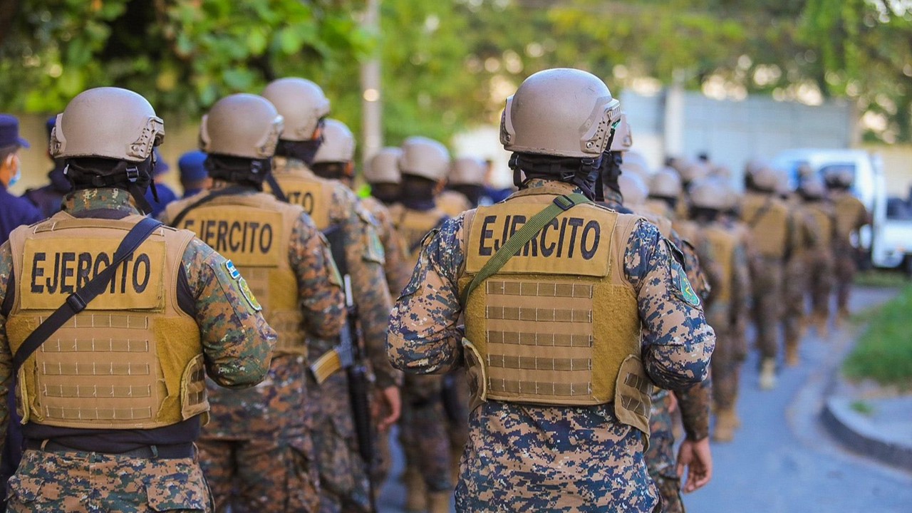 El Salvador prorroga el régimen de excepción ante la violencia pandillera